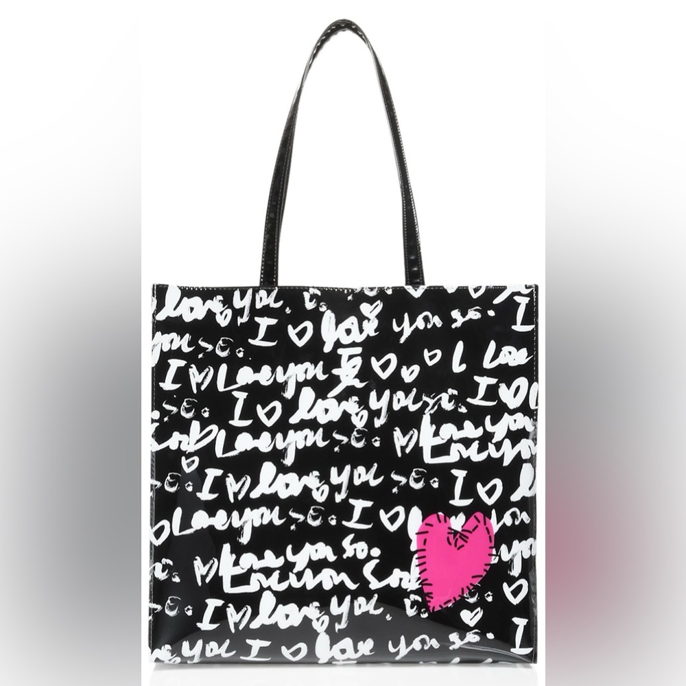 This item is part of Bloomingdales’ collection.